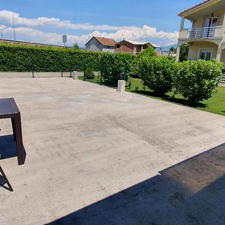 Cozzy Apartment Near The Aiport Podgorica Mitrovici  Eksteriør billede