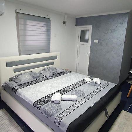 Cozzy Apartment Near The Aiport Podgorica Mitrovici  Eksteriør billede