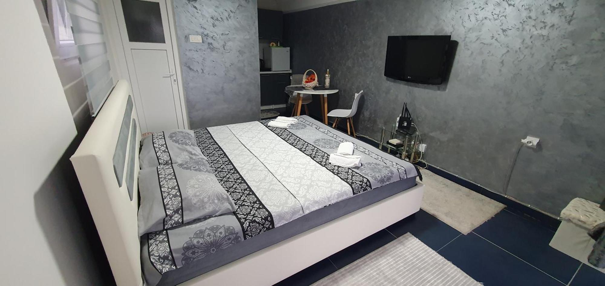 Cozzy Apartment Near The Aiport Podgorica Mitrovici  Eksteriør billede