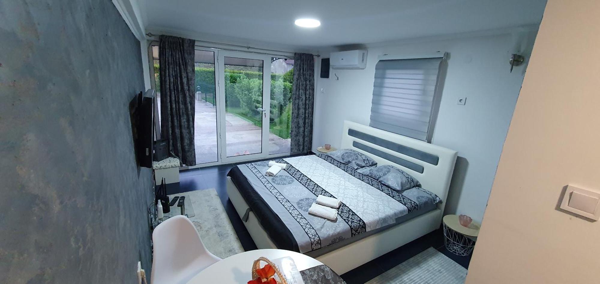 Cozzy Apartment Near The Aiport Podgorica Mitrovici  Eksteriør billede