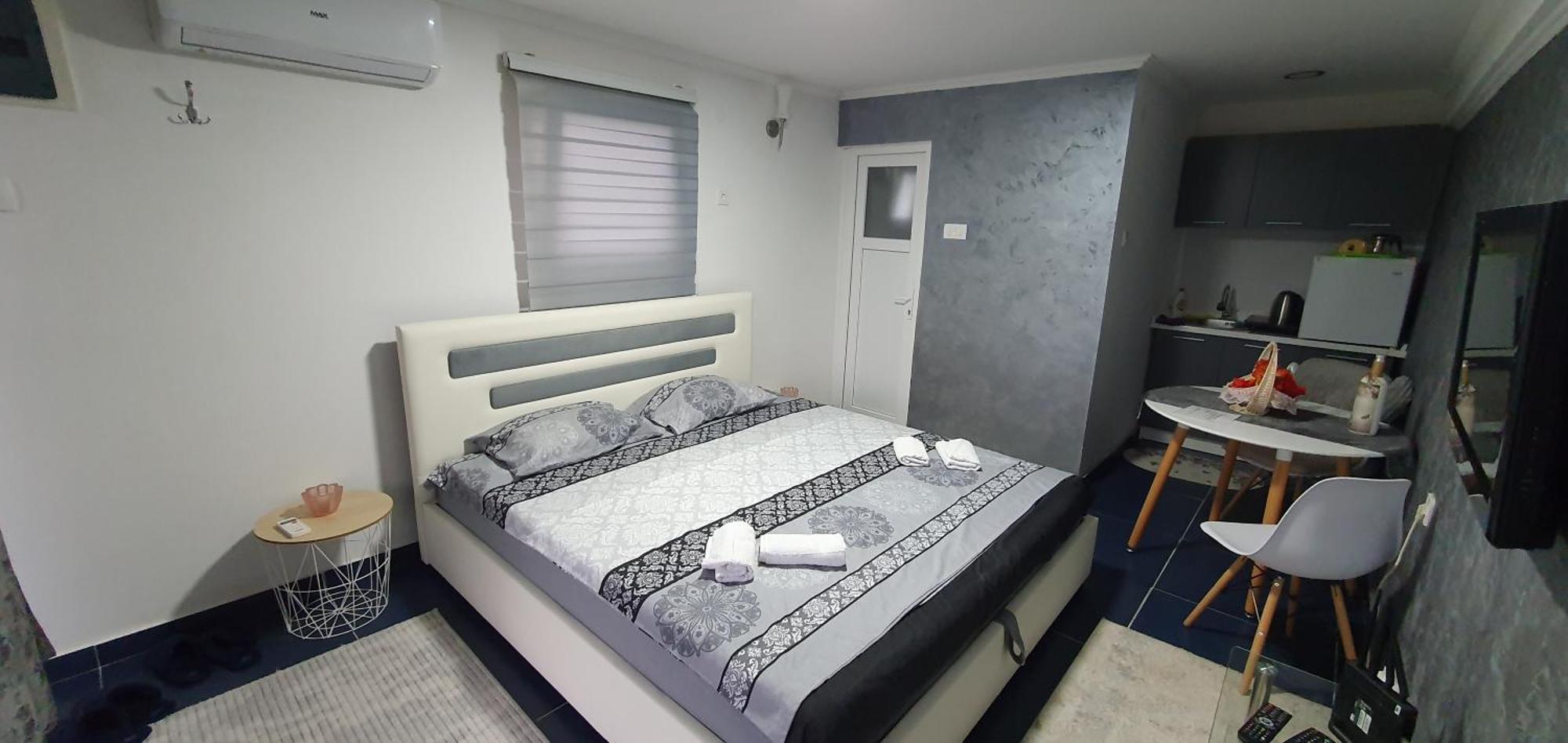 Cozzy Apartment Near The Aiport Podgorica Mitrovici  Eksteriør billede