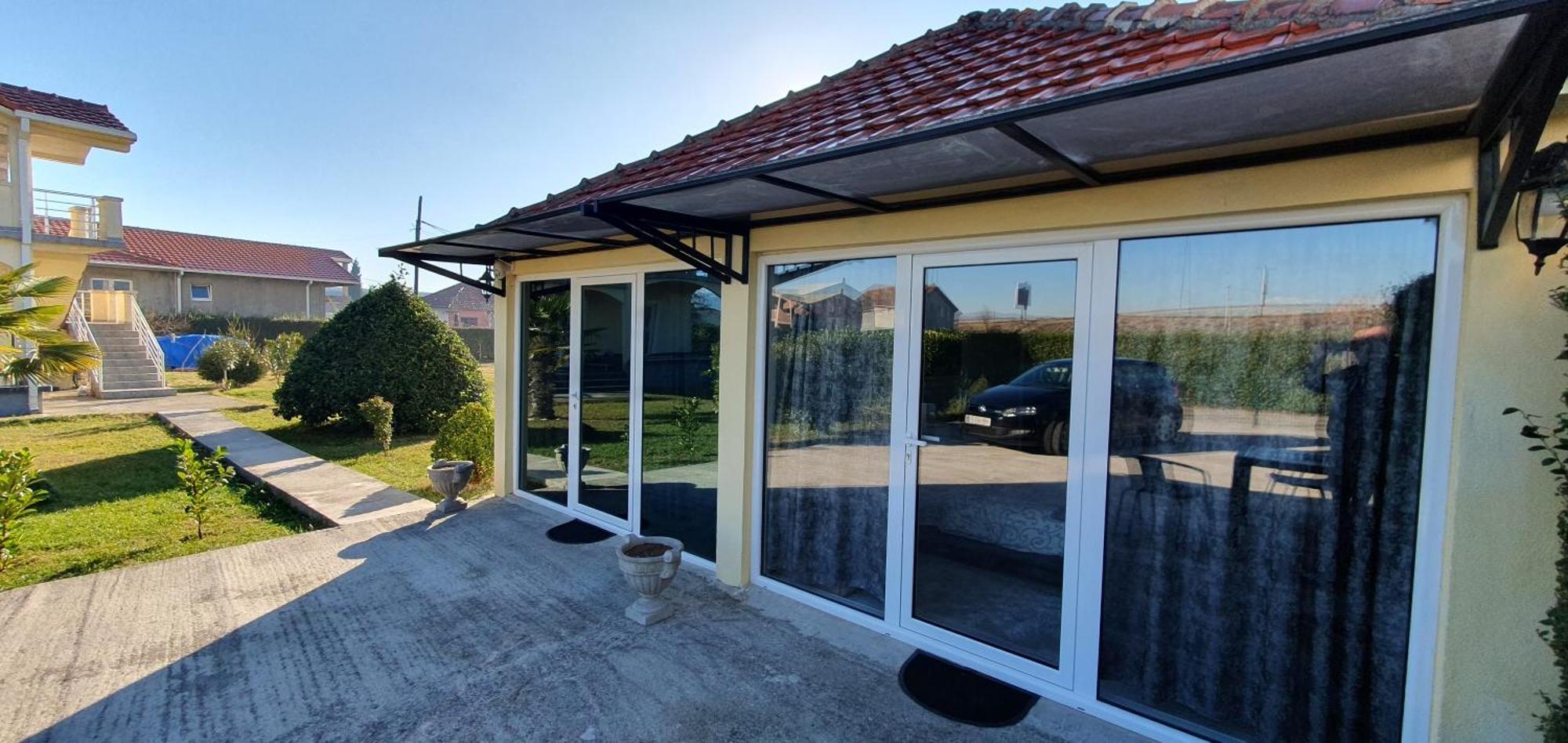 Cozzy Apartment Near The Aiport Podgorica Mitrovici  Eksteriør billede